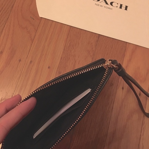 New with tag Coach Wallet Wristlet! Brown logo NWT - Picture 3 of 4